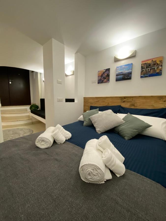 Riman, Appartement Napels